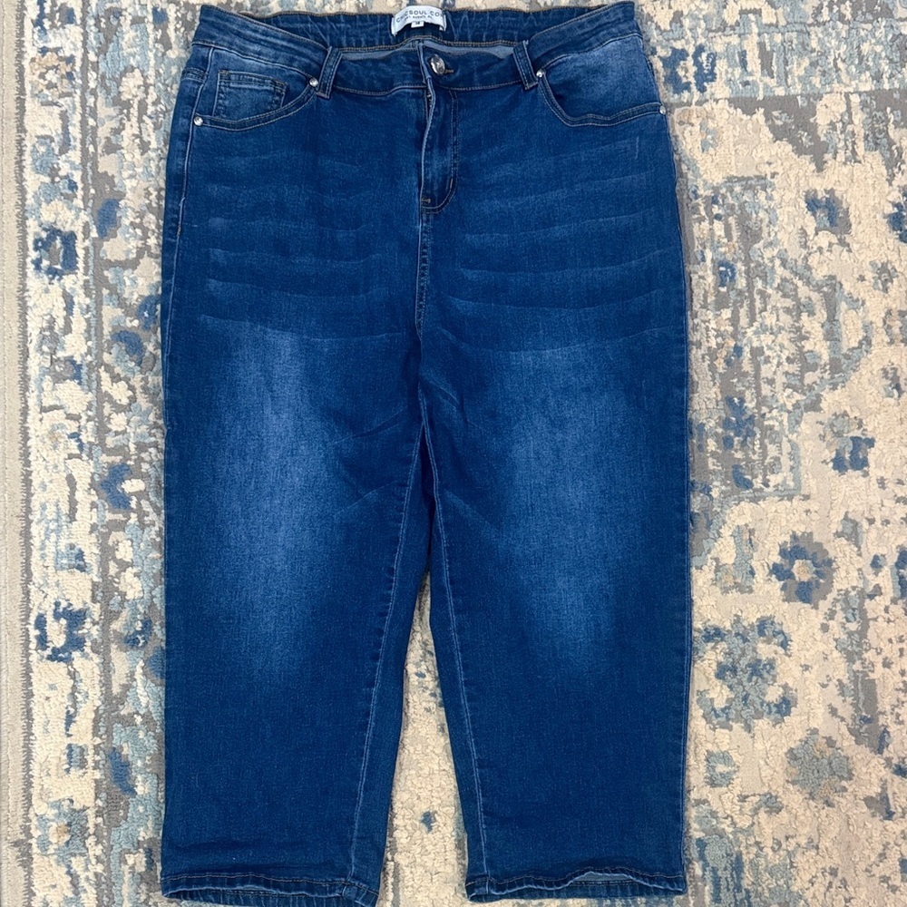 Classic Dark Blue Women's Jeans - Comfortable Everyday Fit Capris